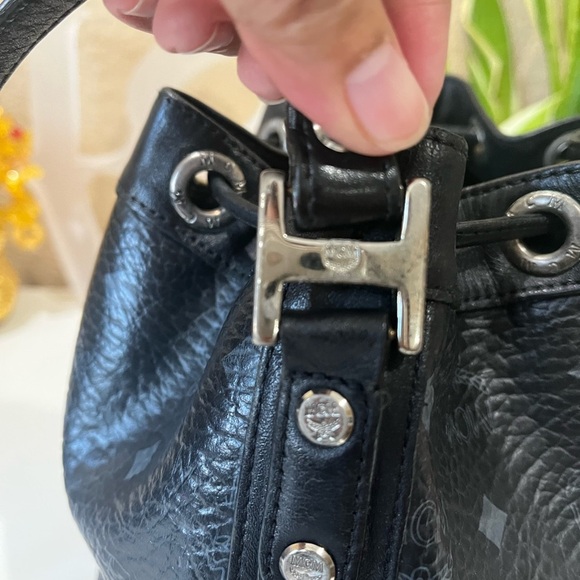 MCM BLACK VISETOS DRAWSTRING BUCKET BAG - Picture 6 of 13